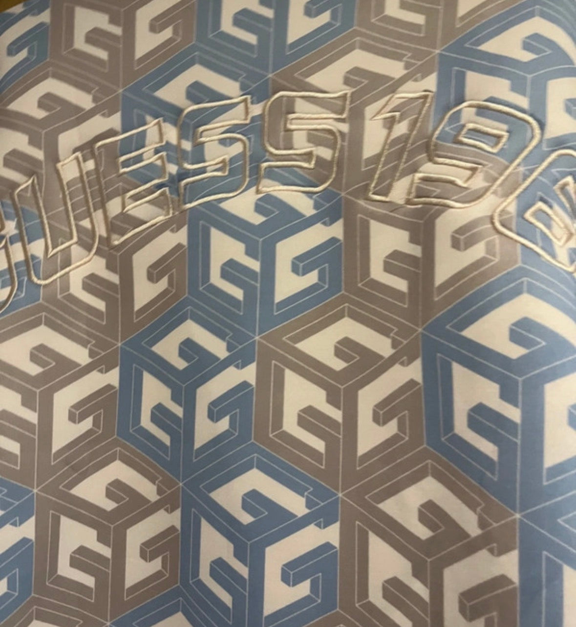 Guess Ladies Shaket size L