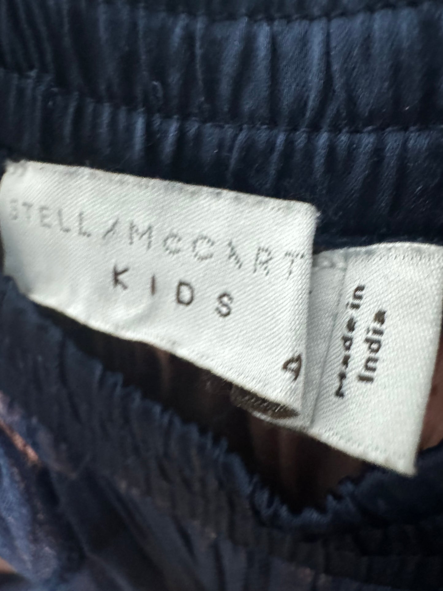 Пола на Стела Маккартни, 4 г.