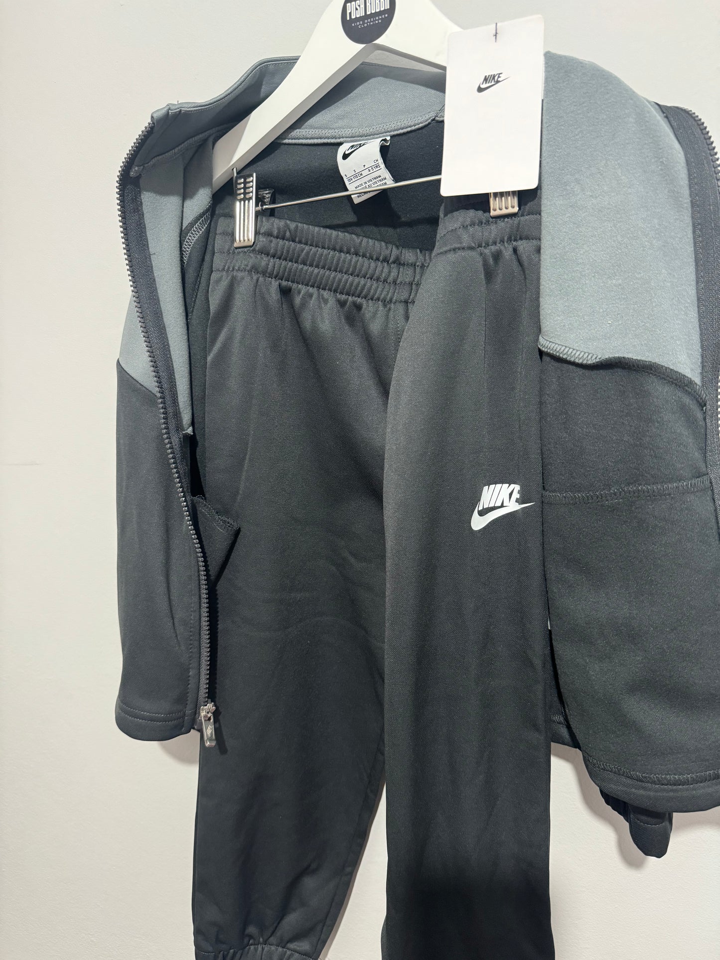 Nike Grey Tracksuit 4-5y New with tags 141003
