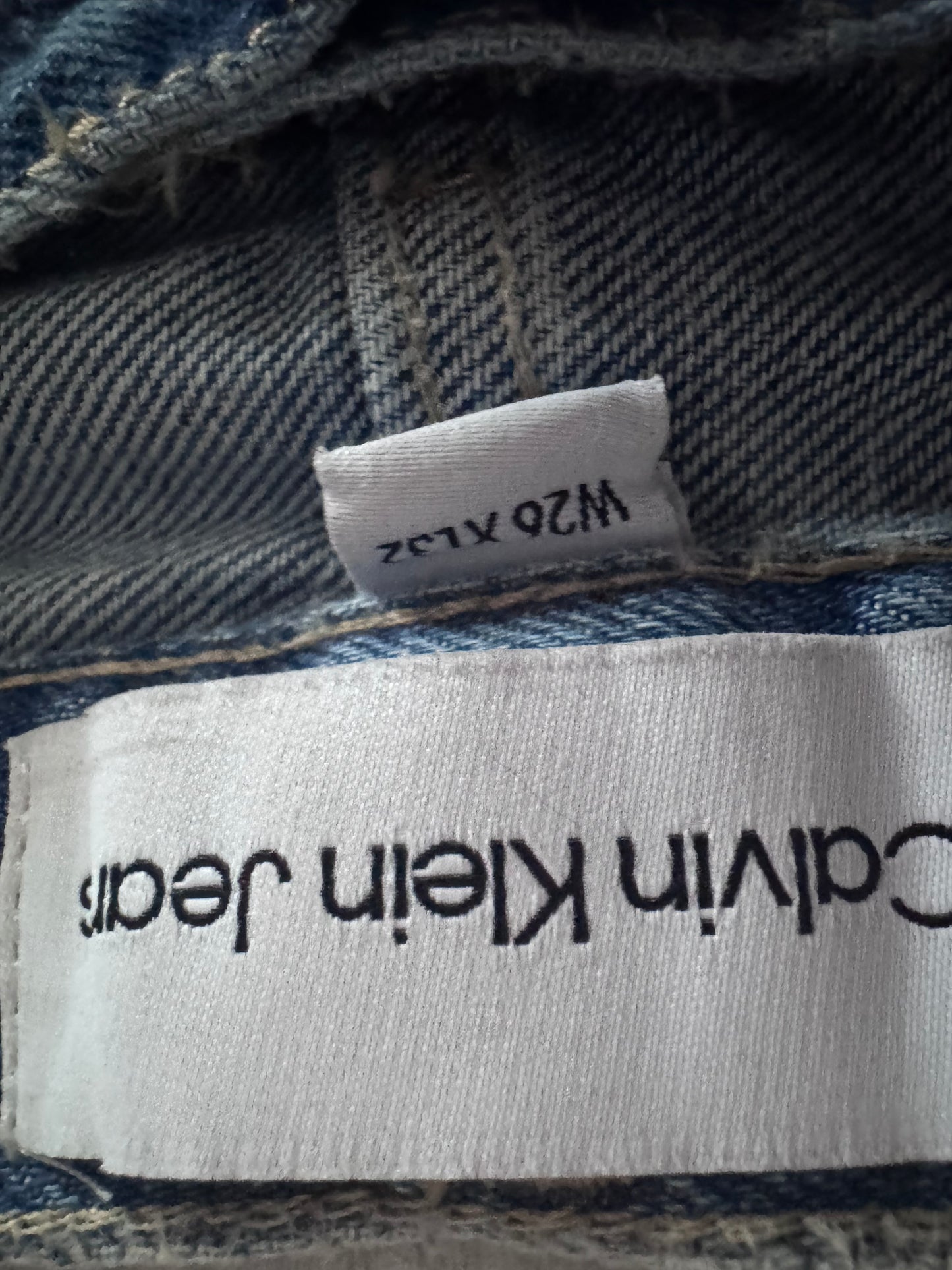 Calvin Klein Mom Jean W26