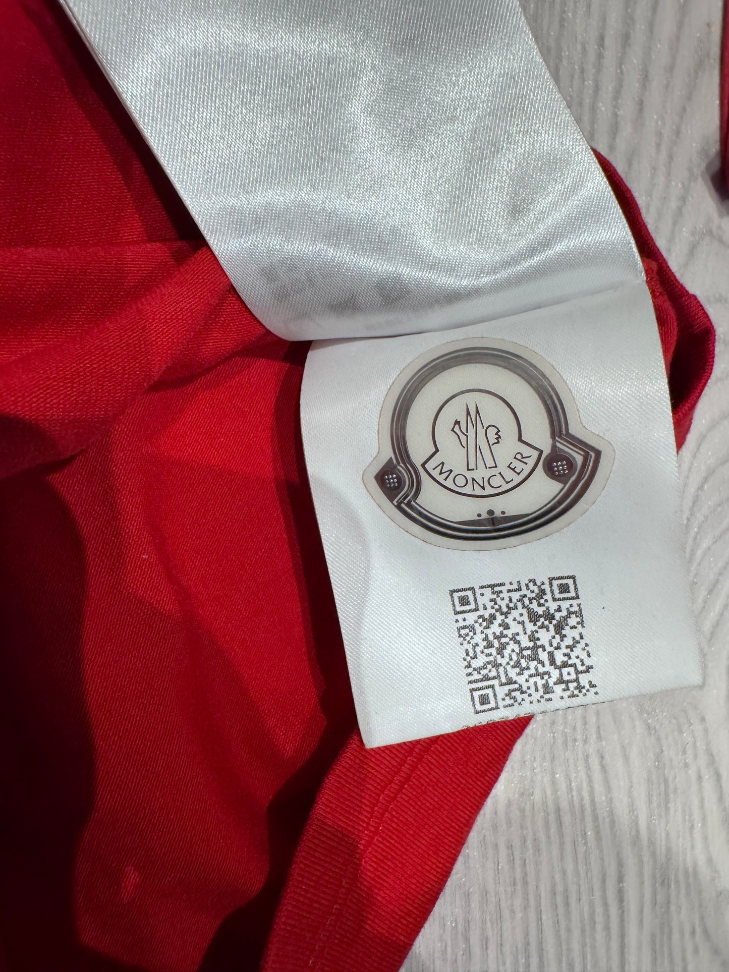 Moncler red t-shirt 18-24m