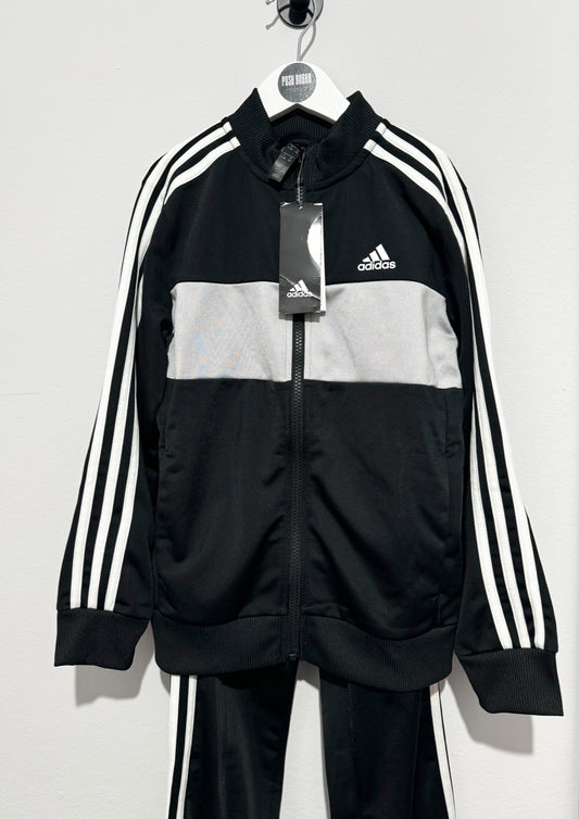 Adidas Boys Tracksuit 9-10y New with tags 141017