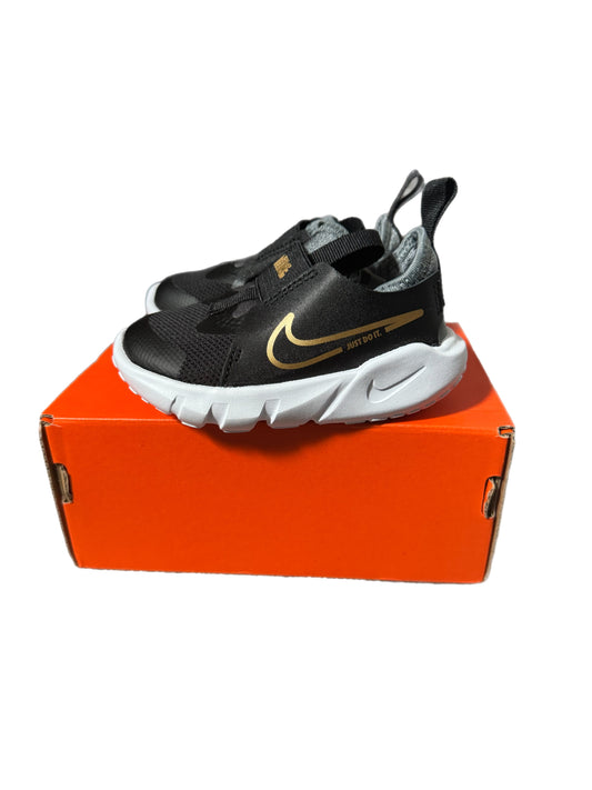 Nike Black Golden Trainers EU21