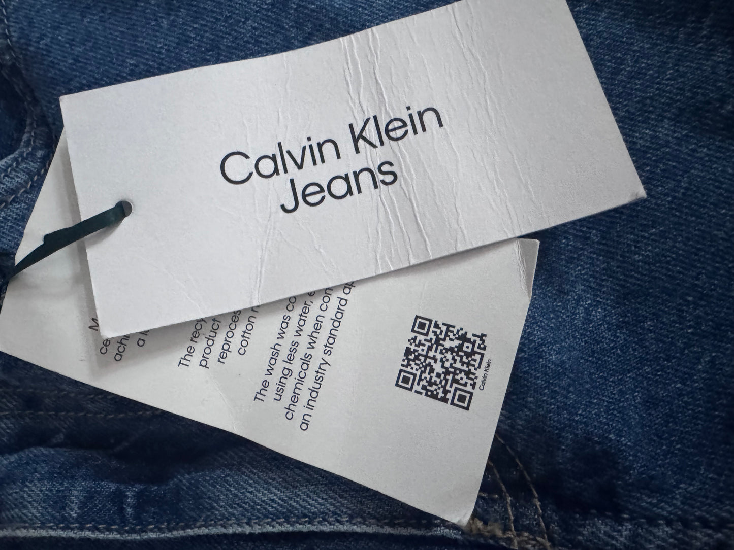 Calvin Klein Mom Jean W26