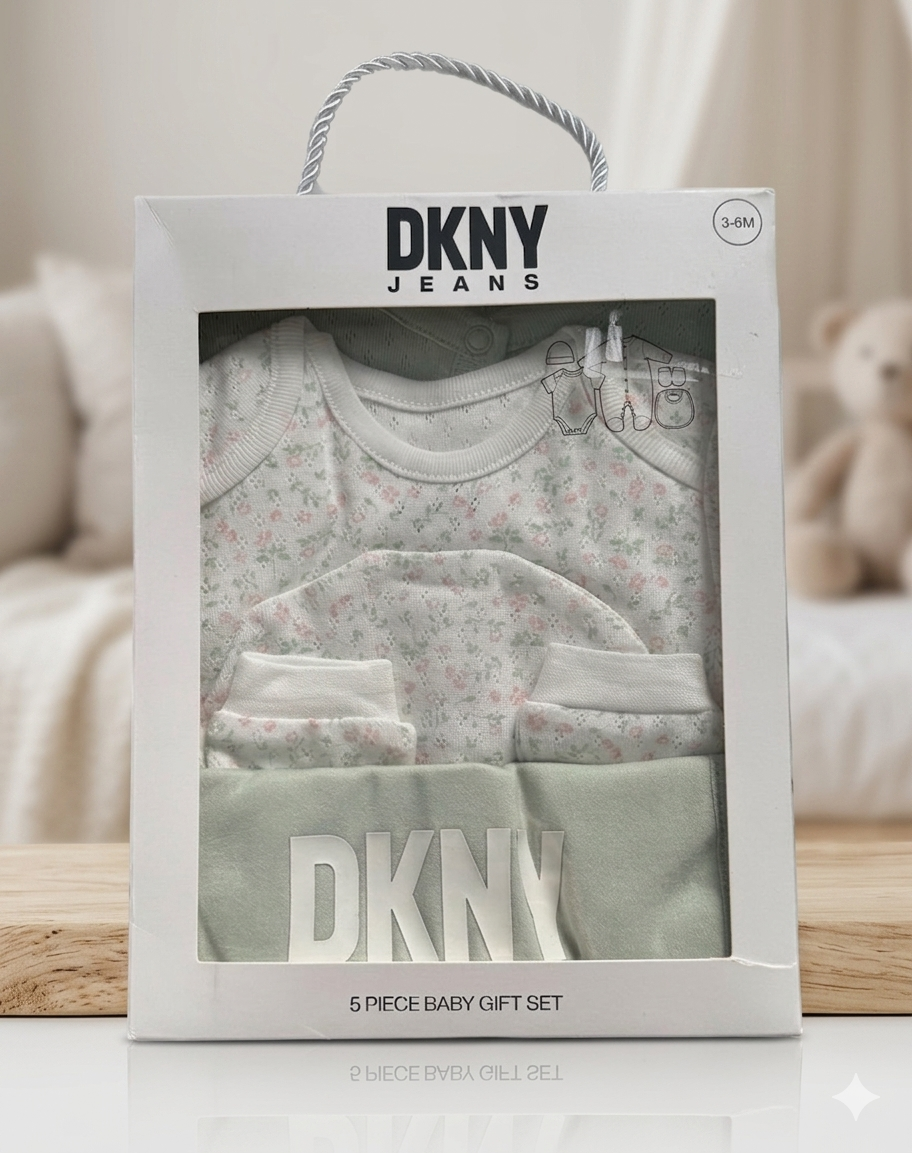 DKNY Gift Set Green 3-6m New with tags 141075