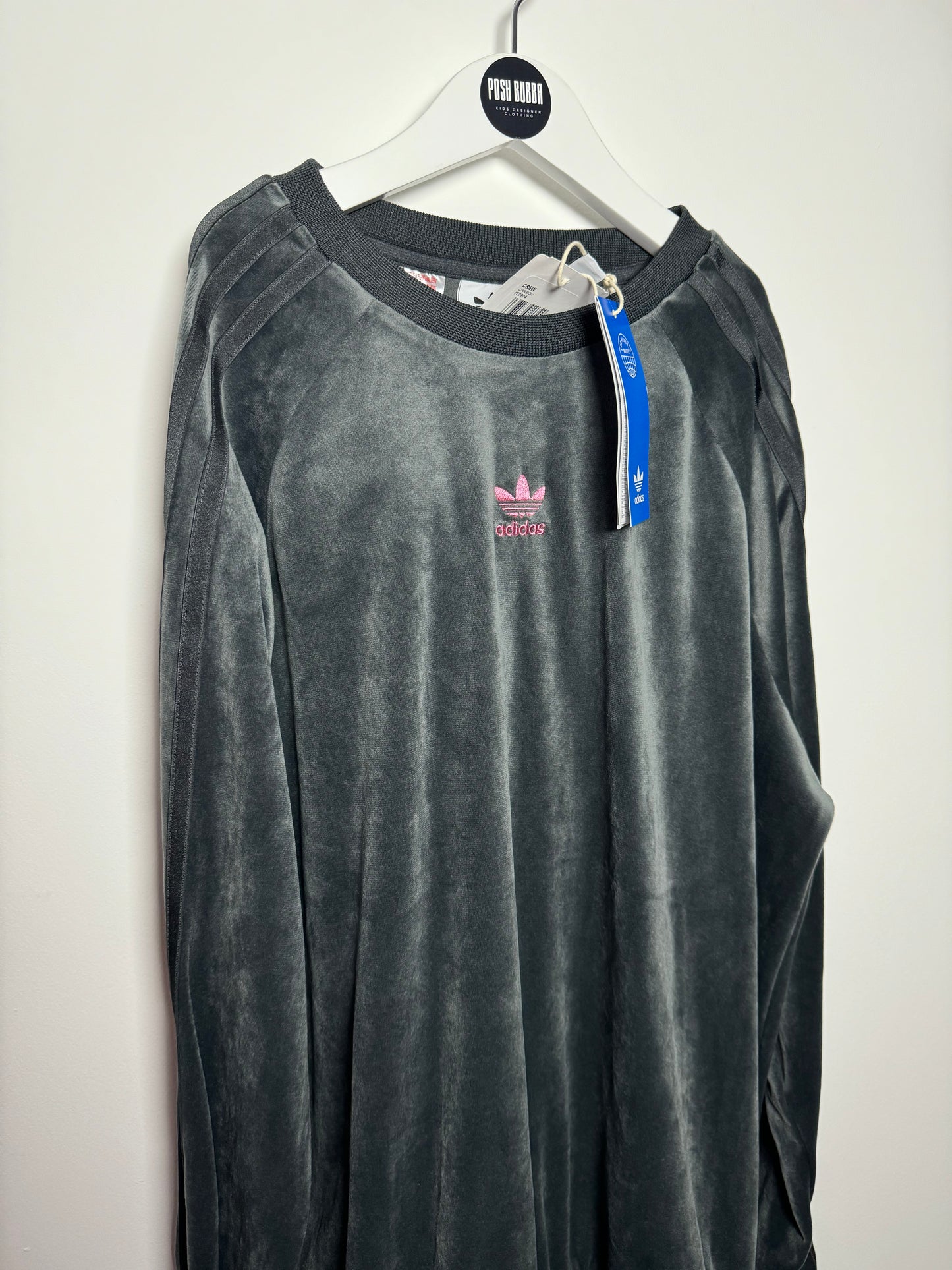 Адидас кадифен анцуг 164 см 13-14 г.