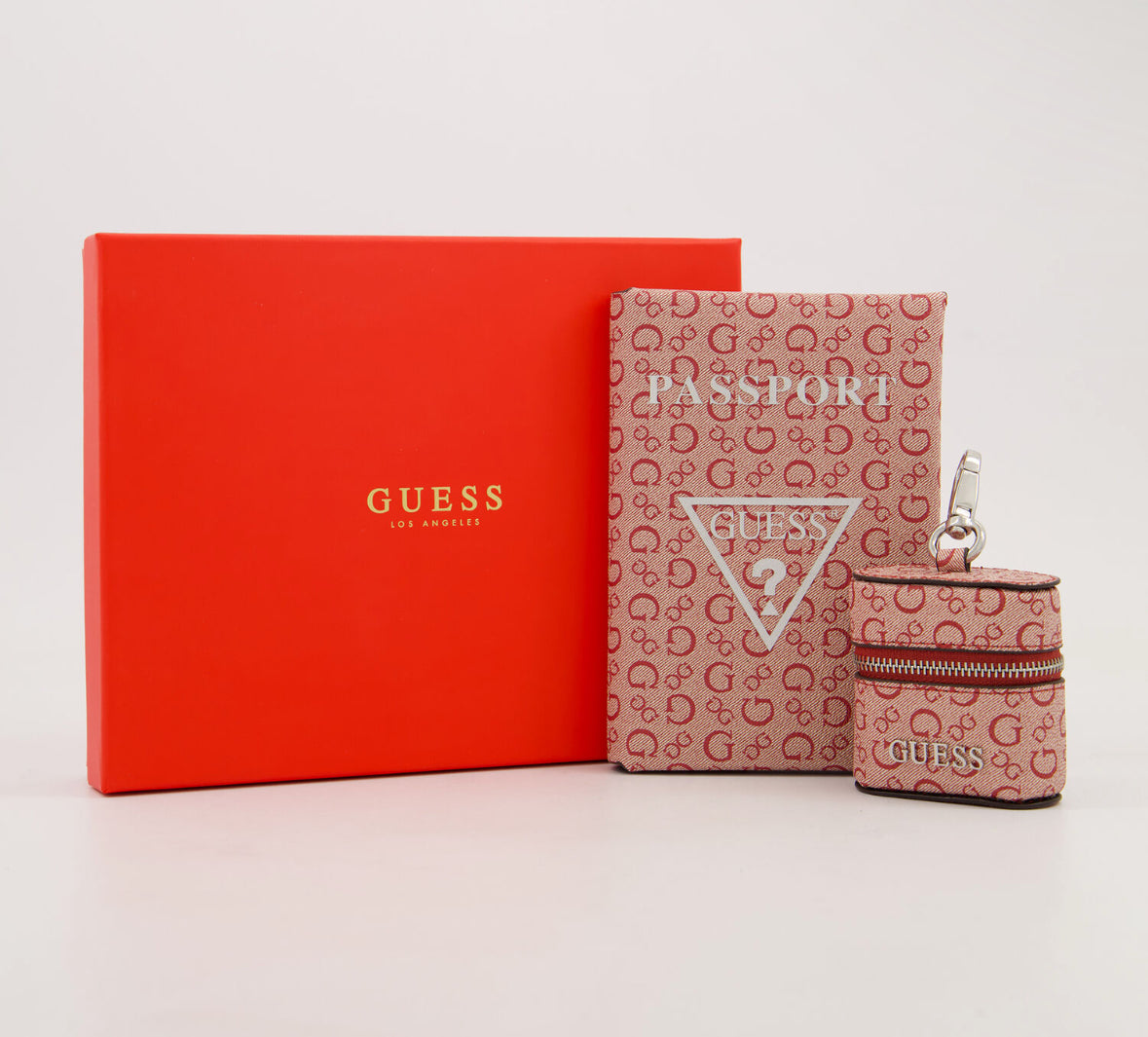 Guess Passport Travel Set