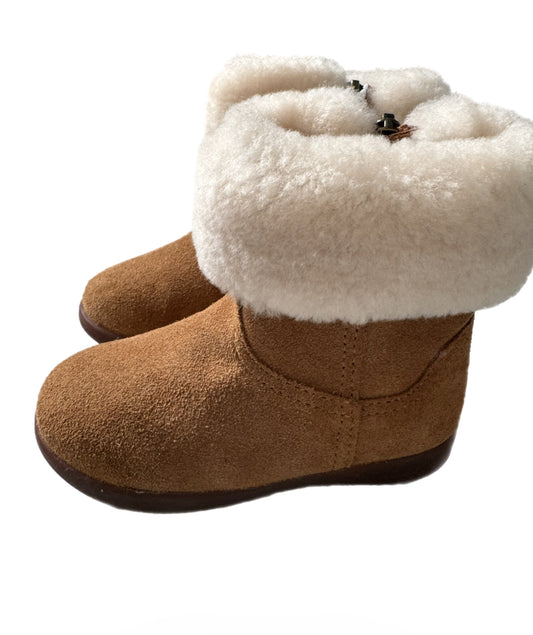 Кафяви ботуши UGG EU23.5 Нови с етикети 141035