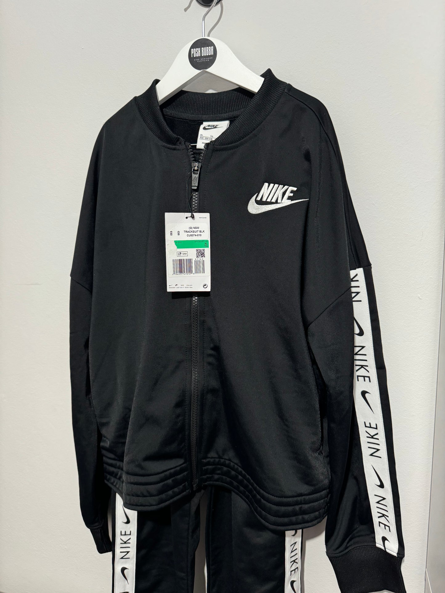 Nike Black Tracksuit 10-12y 156-166cm New with tags 141061