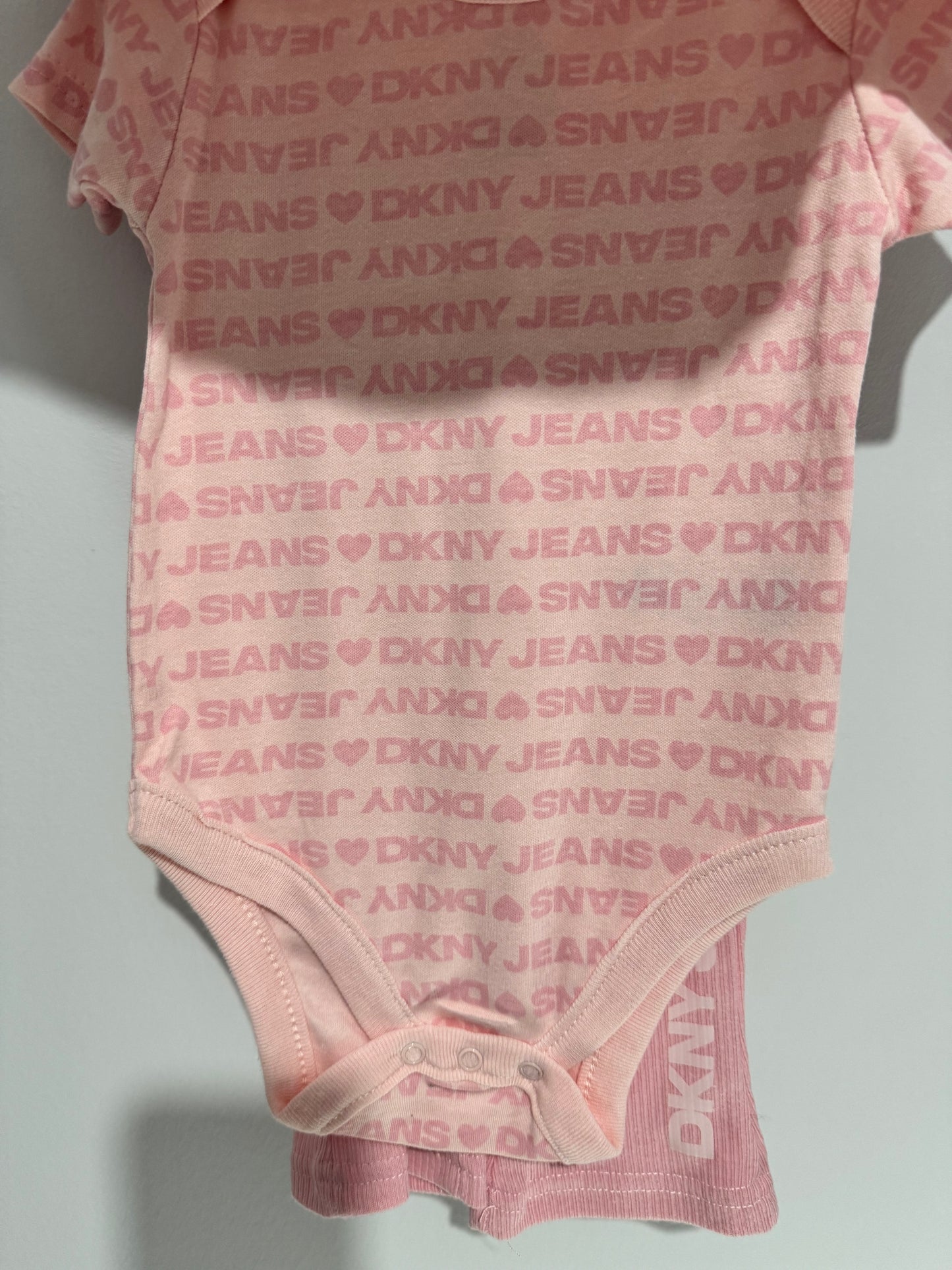 DKNY 3pcs Girls Set 6-9m New with tags 141027