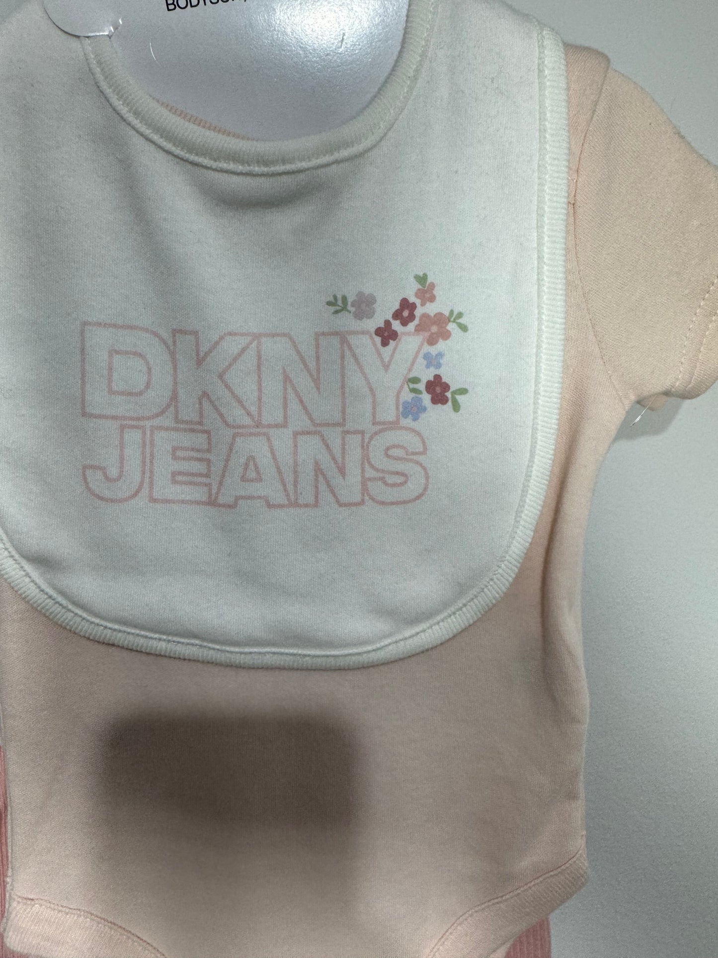 DKNY Set 3pcs 3-6m New with tags 141046